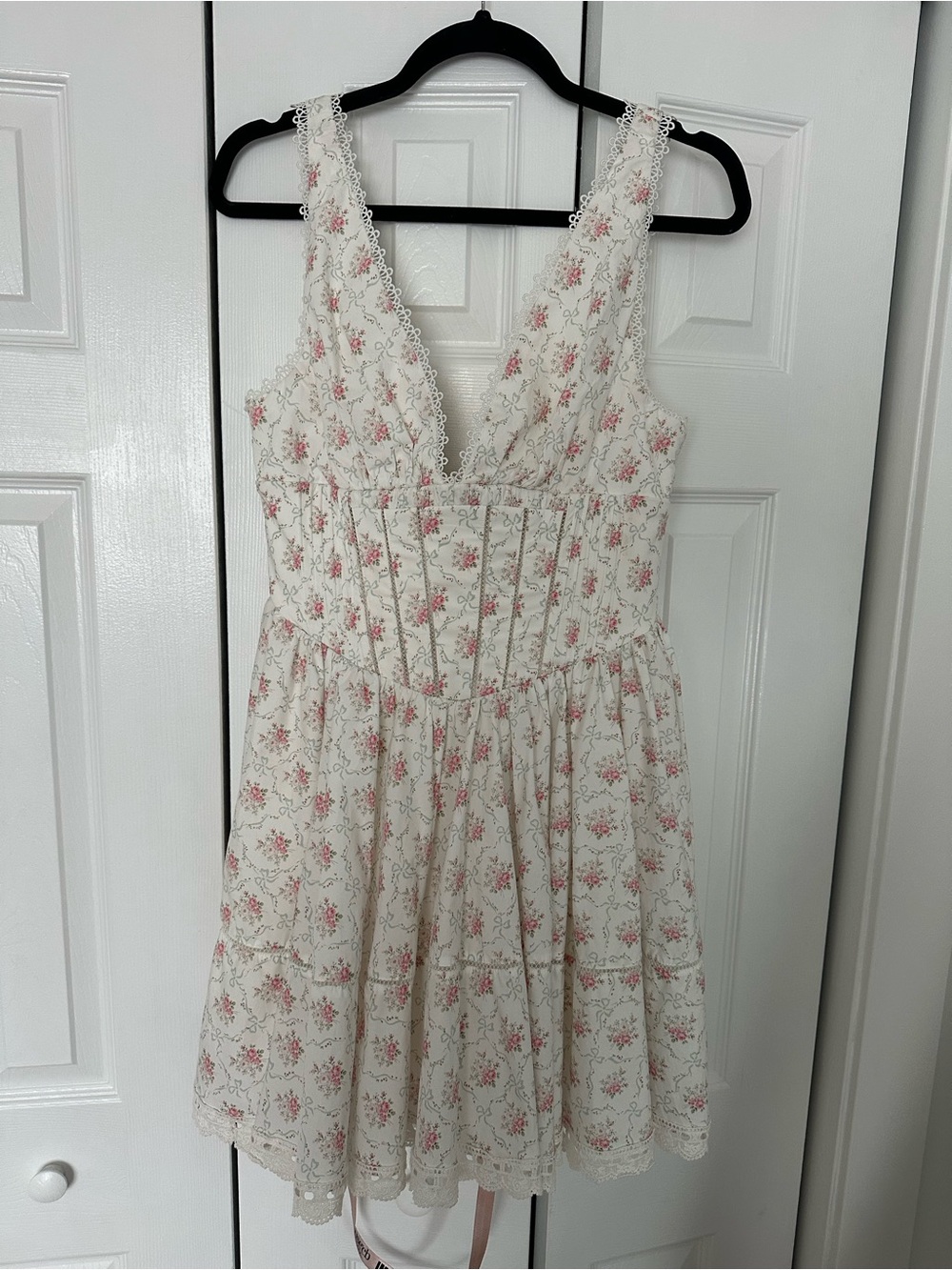 House of CB “Salma” Floral Lace-Trim Mini A-line Dress White with Pink Roses - Picture 7 of 15